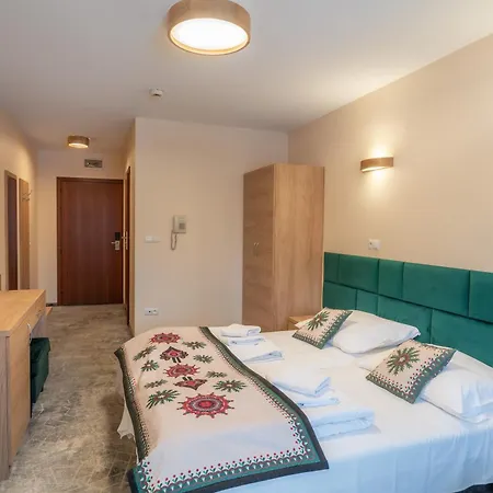 Monte Rosa Nocleg ze śniadaniem 3*