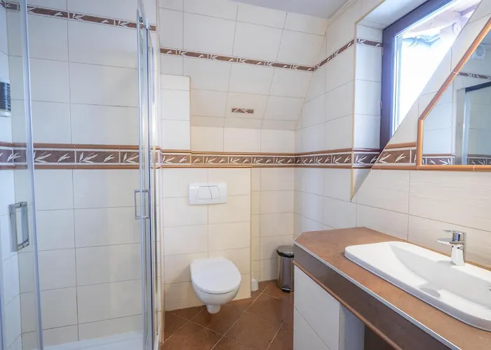 Monte Rosa Nocleg ze śniadaniem 3*